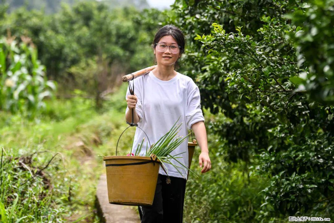 全网追的“扁担女孩”，找了一份暑假工，时薪12元 - 海北生活资讯 - 海北28生活网 haibei.28life.com